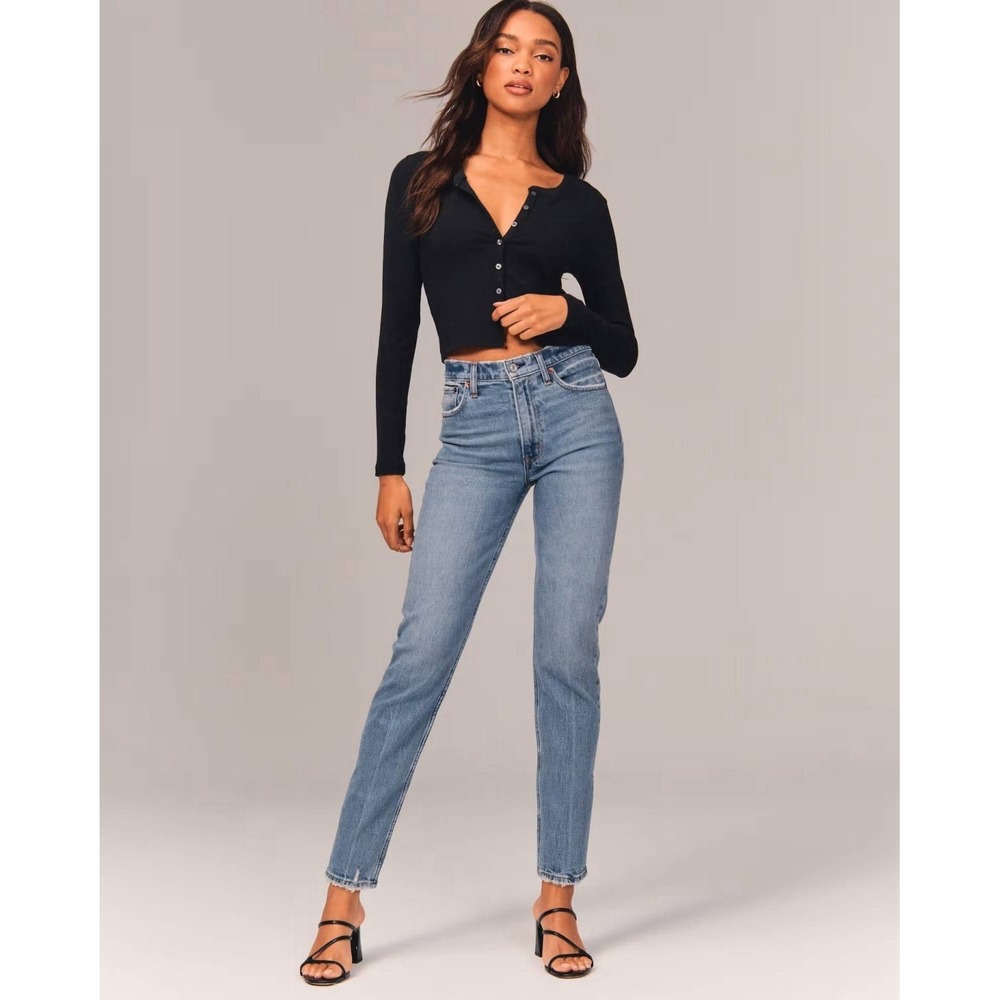Abercrombie & Fitch The Mom High Rise Jeans Straight Leg Light Wash